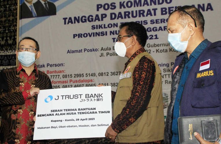 J Trust Bank Salurkan Bantuan Bencana Alam Kupang Nusa Tenggara Timur