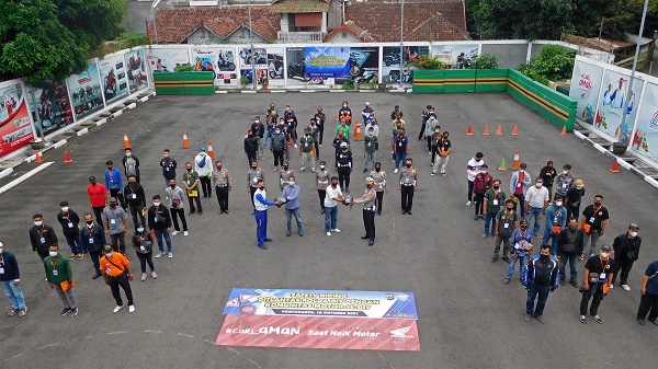 Astra Motor Yogyakarta Edukasi Safety Riding Komunitas Sepeda Motor