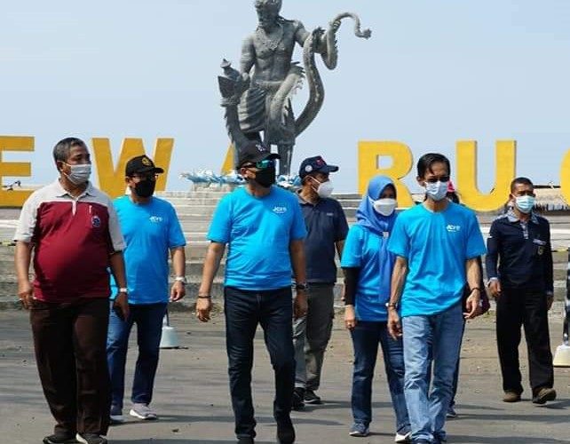 Bersih-Bersih Pantai Dewaruci, JCI Chapter Yogyakarta Gandeng Pemkab Purworejo