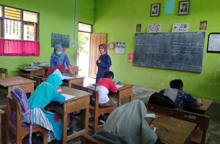 Ikuti Program Kampus Mengajar, Izza Punya Pengalaman Ajari Matematika Anak SD