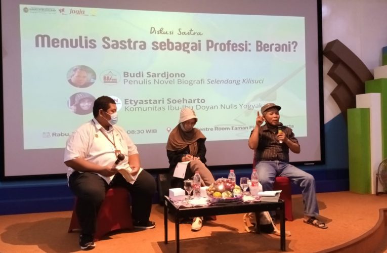 Diskusi Sastra ‘Hangatkan’ Yogyakarta Sebagai Kota Sastra