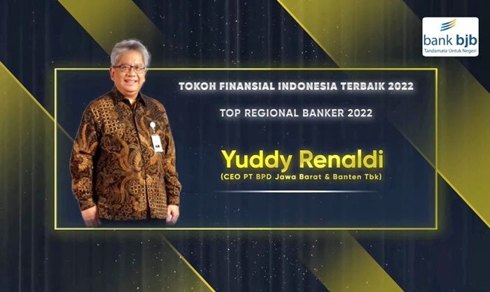 Direktur Utama Bank BJB Dapat Penghargaan Top Regional Banker 2022