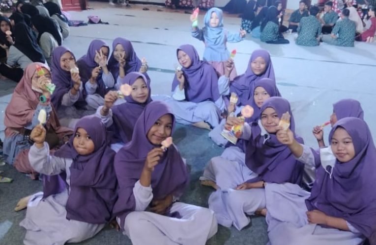 Yili Indonesia Semarakkan Ramadhan 1444 H dengan Bagikan 8.000 Es Krim Joyday di Empat Kota Besar di Jawa