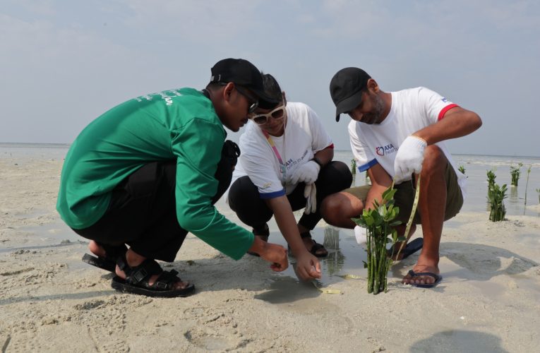 AXA Mandiri Tanam 1.600 Pohon Bakau, Ikut Dukung Upaya Kurangi Dampak Perubahan Iklim