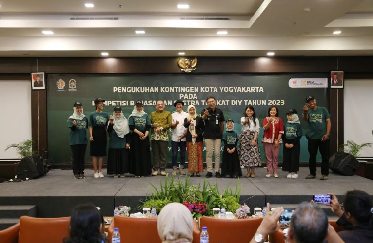 Selamat!! PJ Wali Kota Yogyakarta Kukuhkan Kontingen Maju Kompetisi Bahasa dan Sastra DIY 2023
