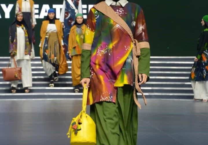 Asyik!! Batik Ciprat Galaktik karya Lanny Amborowati Meriahkan IN2MF 2023