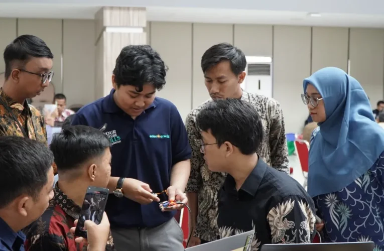 Telkom Semarang Jateng Utara Gelar Workshop guna Tingkatkan Kompetensi Guru SMK Teknik Informatika Komputer
