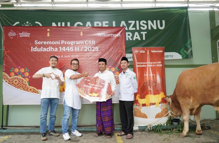 Sambungkan Senyuman pada Iduladha 1446 H, Telkomsel Bagikan Hewan Kurban ke Lebih dari 600 Titik