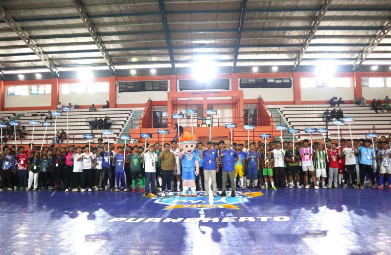 Sebanyak 7.000 Penonton Padati GOR Satria Purwokerto Selama Gelaran Piala by.U 2025