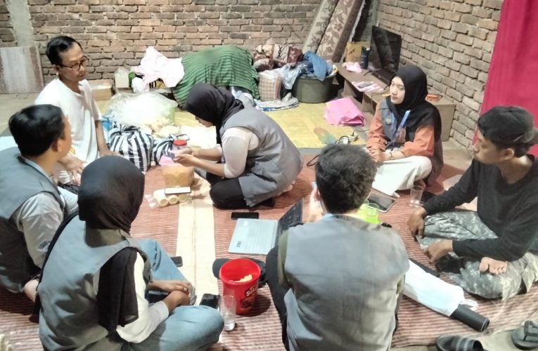 Mahasiswa UNY Ikuti Pembelajaran Luar Kampus, Bantu Rebranding Digital Produsen Rengginang 