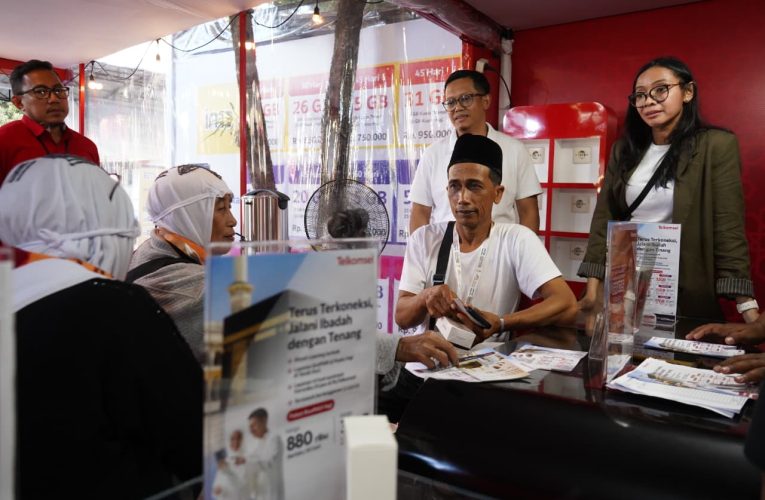 Dari Embarkasi Hingga Tanah Suci, Telkomsel Hadir Temani Koneksi Jamaah Haji