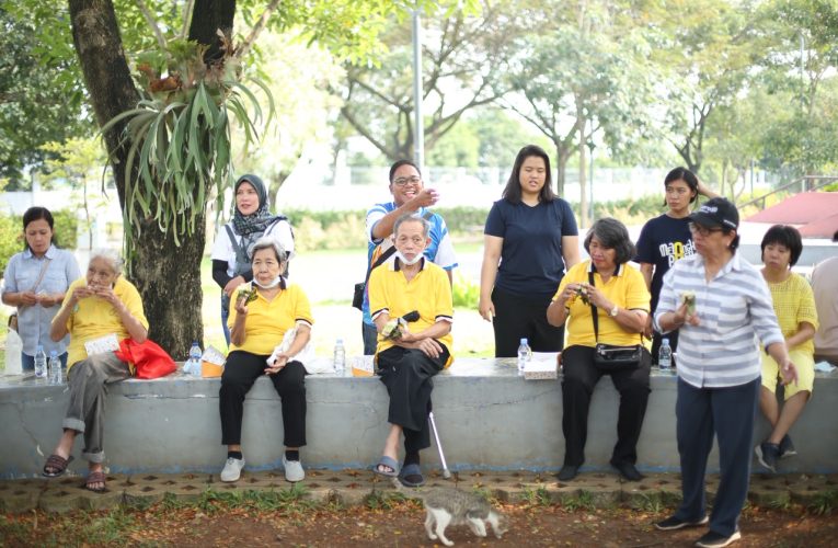 AXA Mandiri Memperingati Hari Lansia