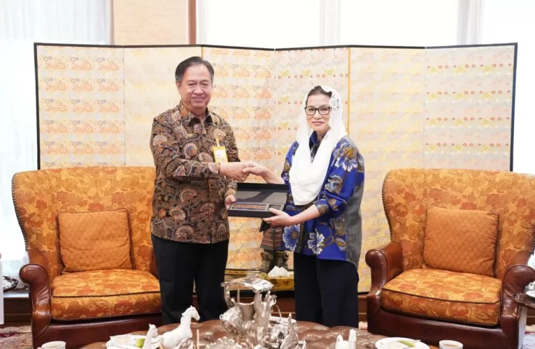 Bareng PT Taspen, PT Bank Mandiri Taspen Serahkan Santunan kepada Ahli Waris Almarhum Rahmad Gobel